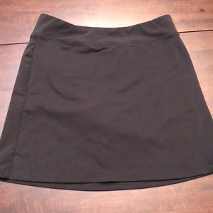 Adidas skort.   Black.